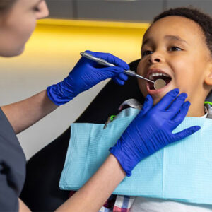 متخصص دندانپزشکی کودکان